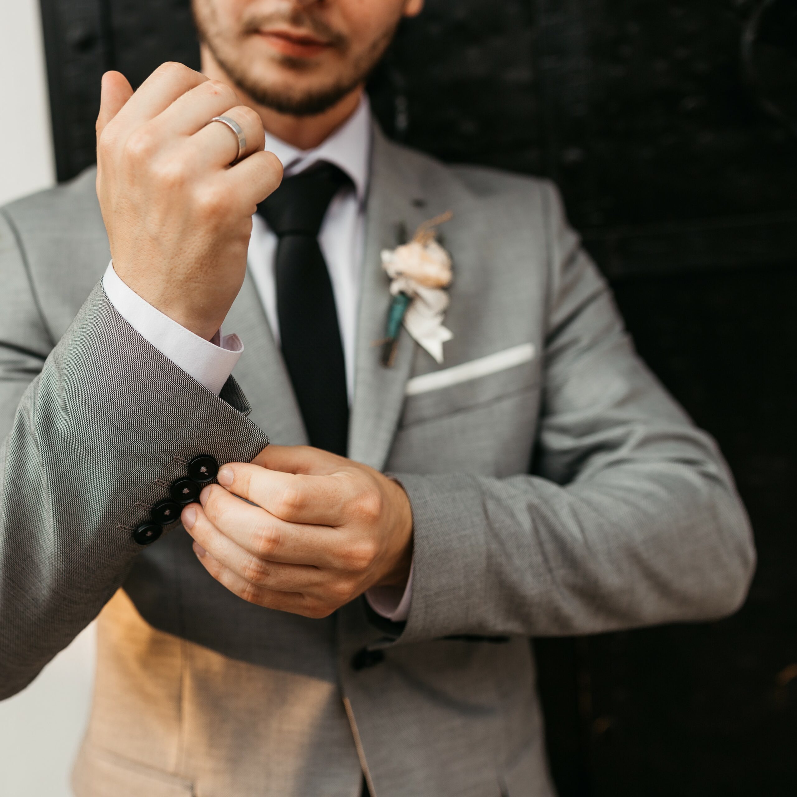 Beautiful,Elegant,Groom,In,Wedding,Suit,With,Long,Sleeves.,Handsome