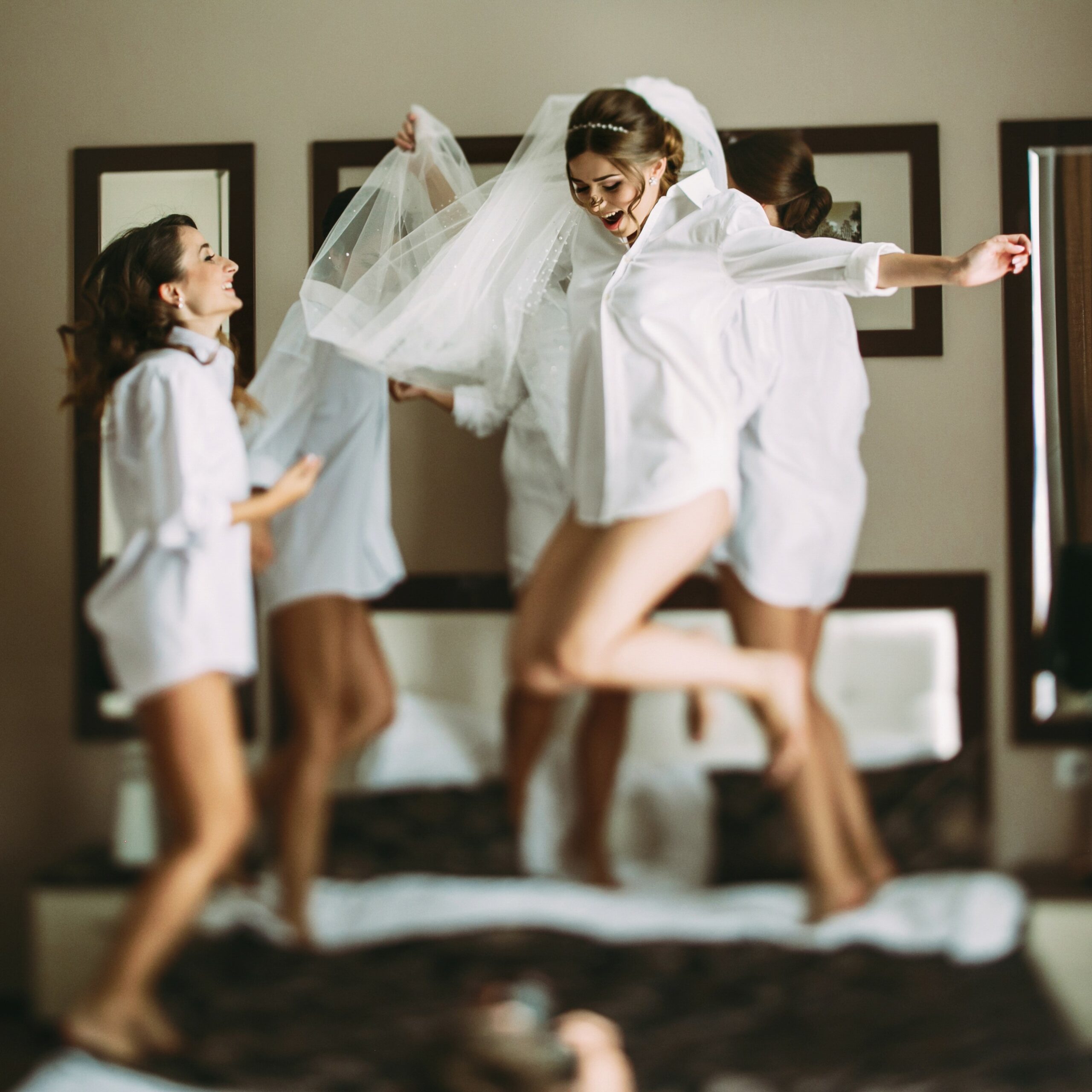 Girls,Are,Going,Crazy,Before,Wedding